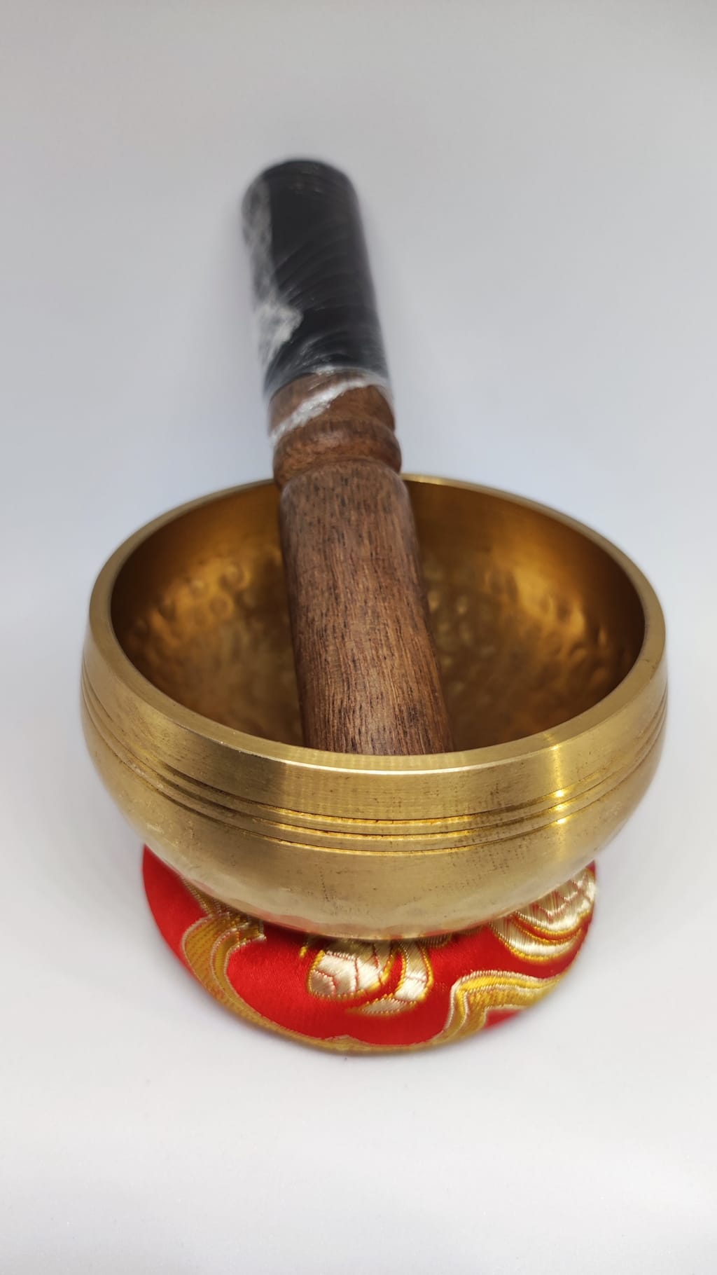 Bol Tibétain avec coussin rouge