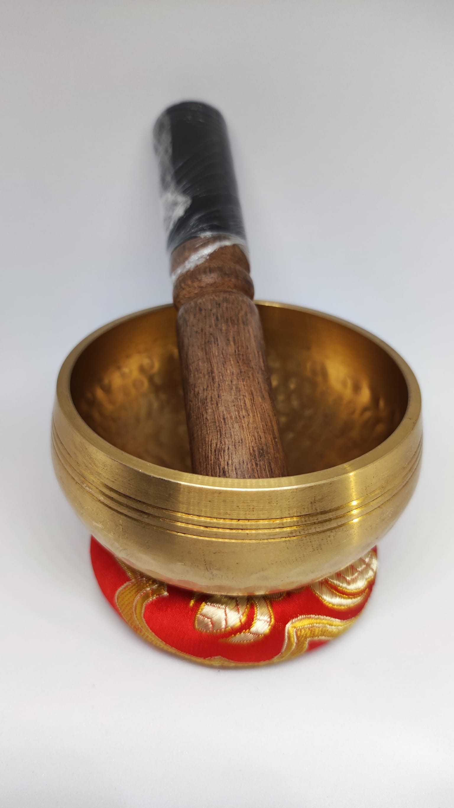 Bol Tibétain avec coussin rouge