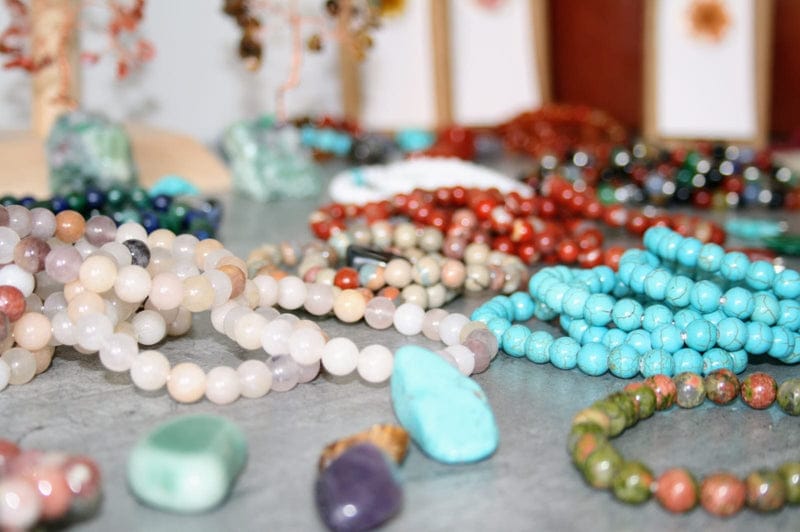 Les Bienfaits des Pierres au Fil des Saisons